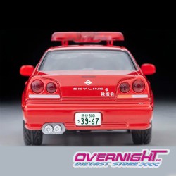 Tomica Limited Vintage Nissan Skyline 4 Door Sports Sedan GT Fire command (Chichibu Fire Department) - Escala 1/64 TLV-N363a