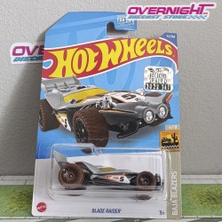 Hot Wheels Blade Raider - tarjeta larga – Factory Sealed 2022 HCW38-M9C0C