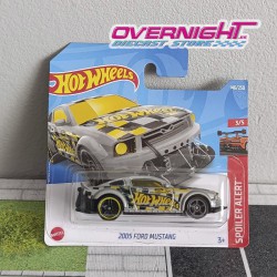 Hot Wheels 2005 Ford Mustang HCV12-M521