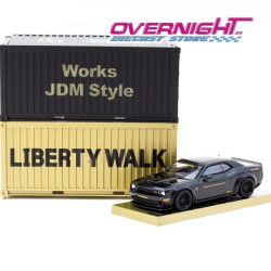 Tarmac Works Dodge Challenger Srt Hellcat Lb-Works con dos contenedores - Escala 1/64 TC-T64G-TL039-BK