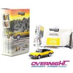 Tarmac Works Saab 900 Turbo Convertible amarillo con 2 Cards - Escala 1/64 TC-T64G-067-YE