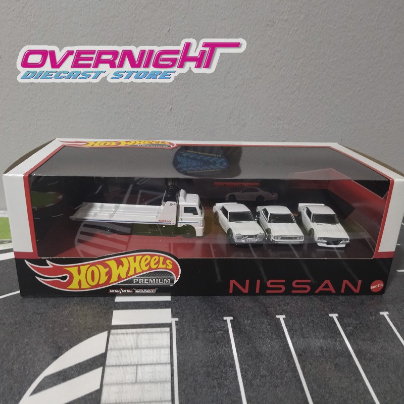 Hot Wheels NISSAN SKYLINE GT-R 2台セット Hot Wheels Nissan Skyline GT-R Set Diorama premium