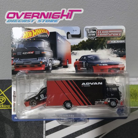 Hot Wheels Team Transport Nissan Skyline GT-R R32 + Sakura Sprinter