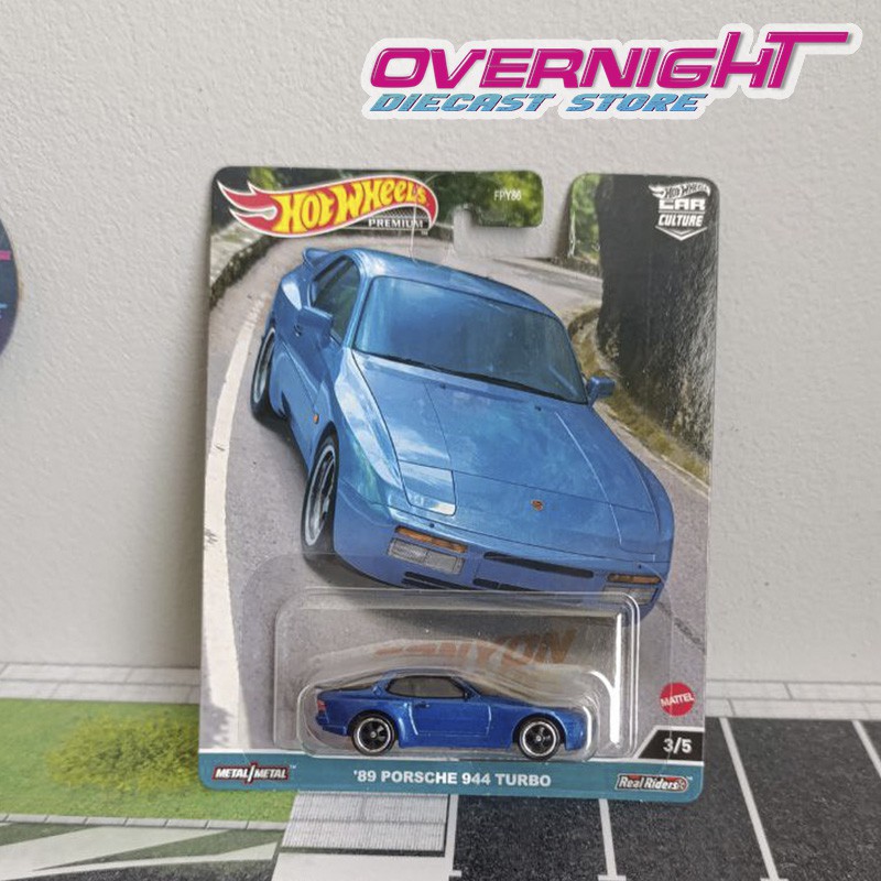 Hot Wheels premium 89 Porsche 944 Turbo - Canyon Warriors