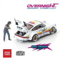 - PREORDER - Pop Race RWB 930 APPLE con figura de Akira Nakai Escala 1/64 PR640254