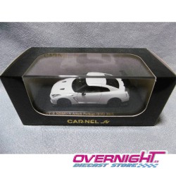 Carnel Nissan GT-R Nismo N Attack Package R35 Pearl White Escala 1/64 CN640017